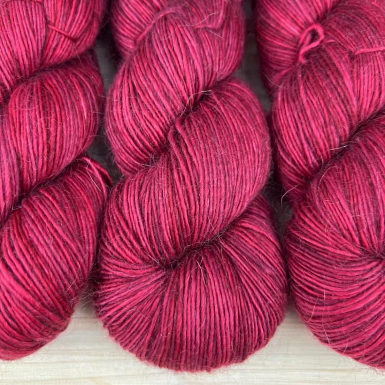 Délicatesse : fil mérinos superkid mohair coloris grenadine