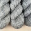 Délicatesse : fil mérinos superkid mohair coloris gris perle