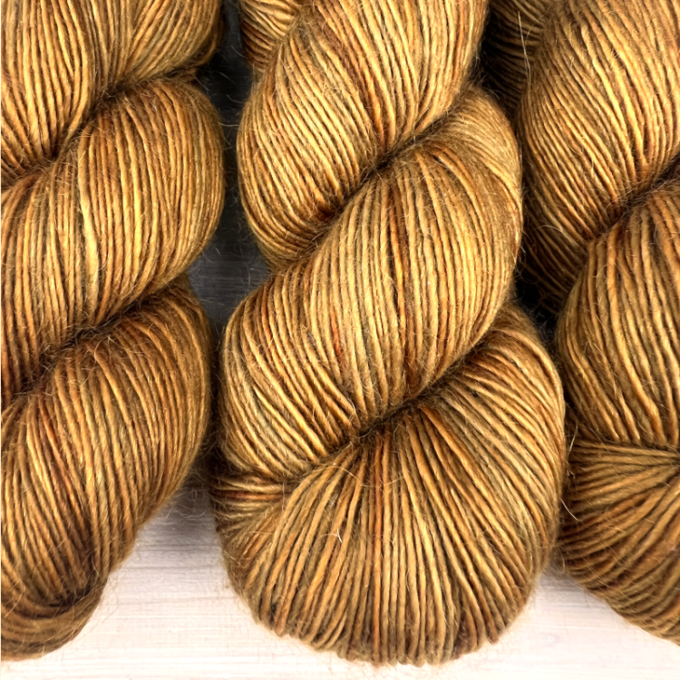 Délicatesse : fil mérinos superkid mohair coloris noisette