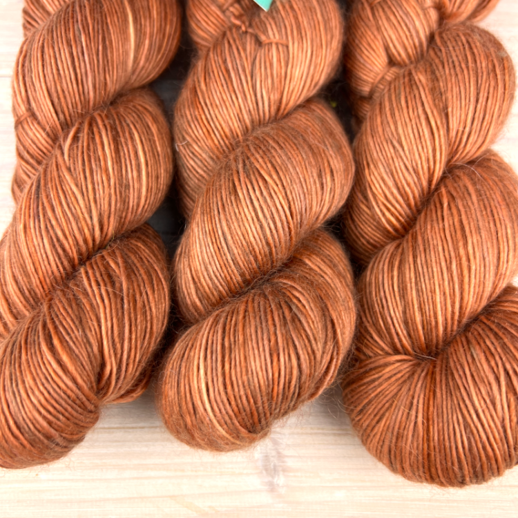 Délicatesse : fil mérinos superkid mohair coloris caramel