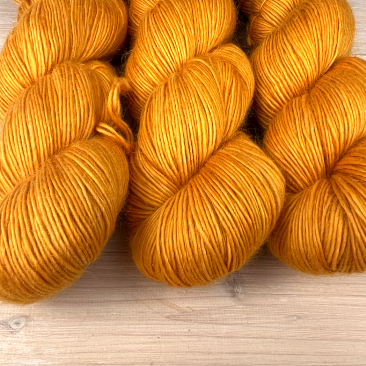 Délicatesse : fil mérinos superkid mohair coloris curcuma