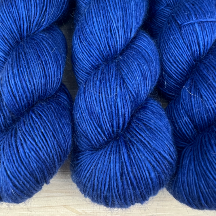 Délicatesse : fil mérinos superkid mohair coloris duchesse