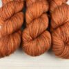 Pure single : minis écheveaux de laine mérinos extrafin superwash coloris fox
