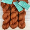 Pure single : minis écheveaux de laine mérinos extrafin siperwash coloris fox