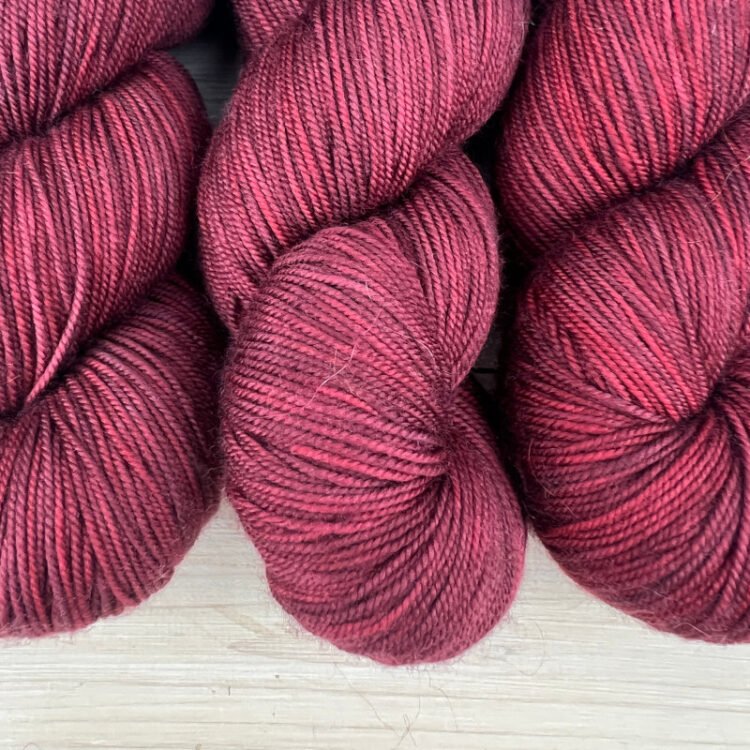 Pure laine 100% mérinos pour le tricot coloris lie de vin