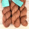 Pure single: fil de laine mérinos extrafin superwash coloris caramel