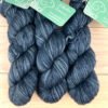 Pure single: fil de laine mérinos extrafin superwash coloris Nuit