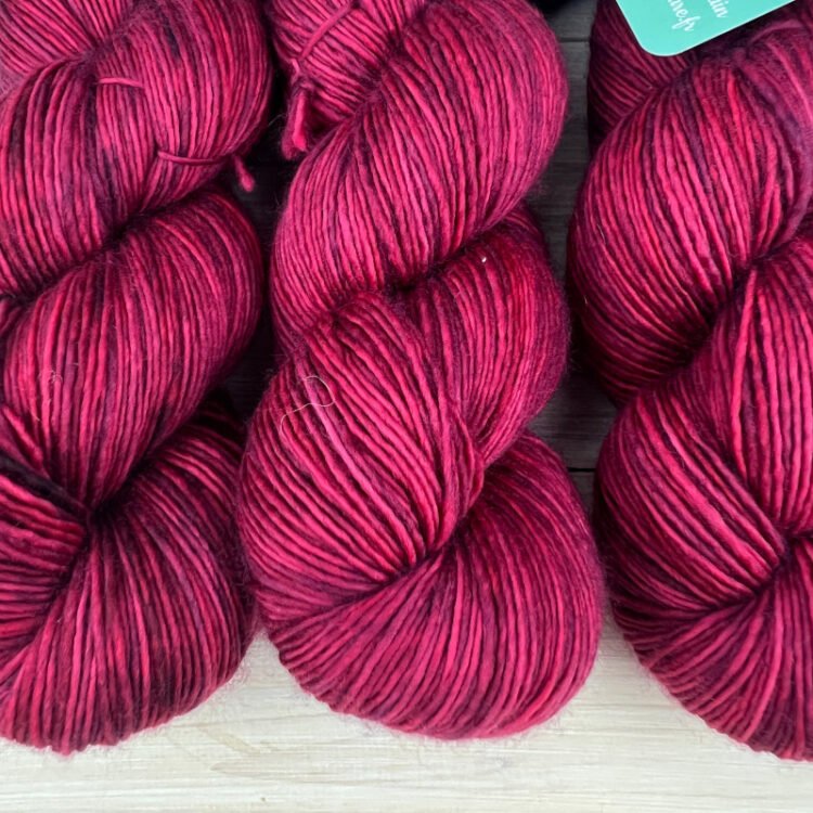 Pure single: fil de laine mérinos extrafin superwash coloris grenadine