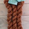 Mini Pure single : minis écheveaux de laine mérinos extrafin siperwash coloris caramel