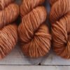 Mini Pure single : minis écheveaux de laine mérinos extrafin siperwash coloris caramel