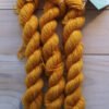 Mini Pure single : minis écheveaux de laine mérinos extrafin siperwash coloris curcuma