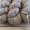 Mini Pure single : minis écheveaux de laine mérinos extrafin siperwash coloris gris perle