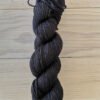 Surpreme DK : fil de laine mérinos et soie coloris carbone