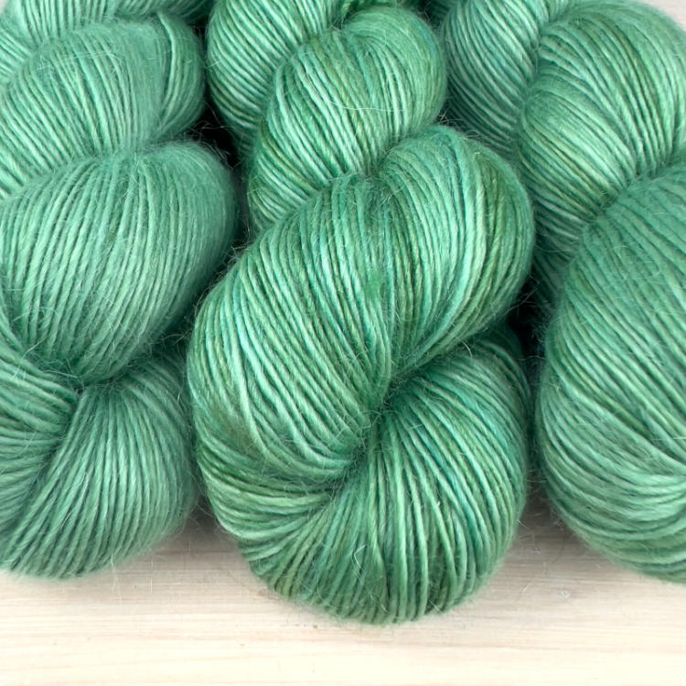 Délicatesse : fil mérinos superkid mohair coloris amande