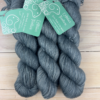 Délicatesse : fil mérinos superkid mohair coloris bleu gris