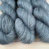 Délicatesse : fil mérinos superkid mohair coloris Bleu gris