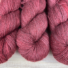 Caresse: fil de laine bébé alpaga soie et cachemire coloris lie de vin