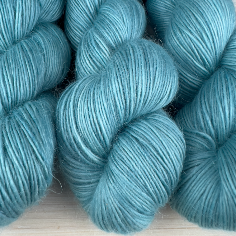 Délicatesse : fil mérinos superkid mohair coloris menthe glaciale