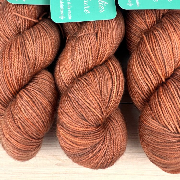 Robuste : fil de laine mérinos et nylon coloris caramel