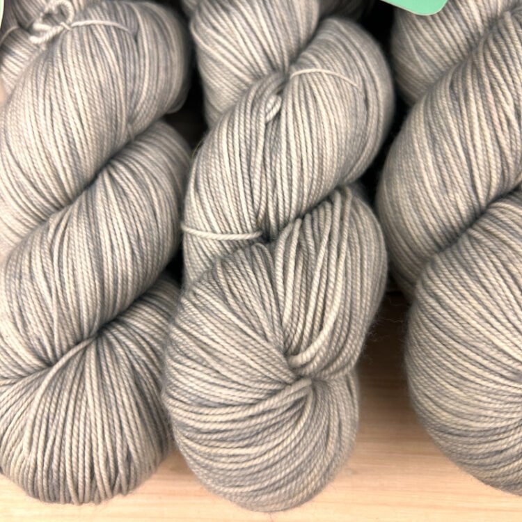 Robuste : fil de laine mérinos et nylon coloris Gris Perle