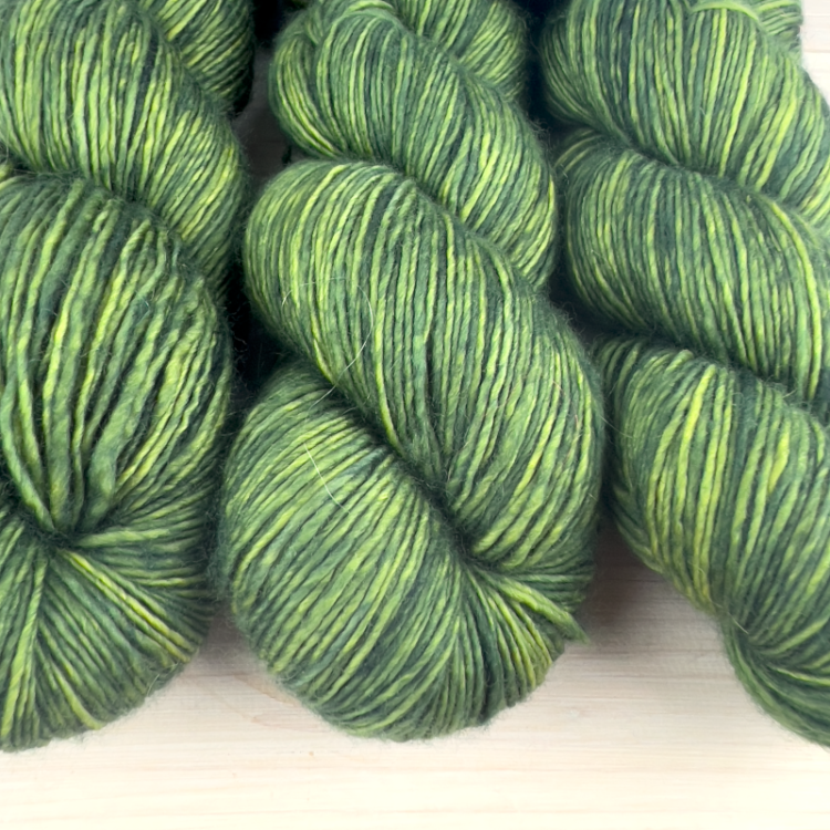 Pure single: fil de laine mérinos extrafin superwash coloris basilic