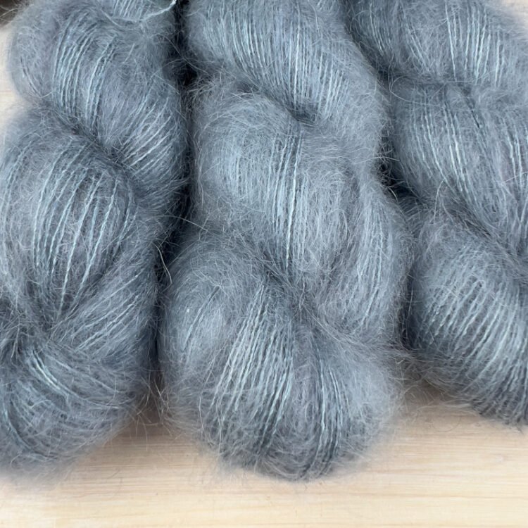 Duvet : fil superkid mohair et soie coloris bleu gris