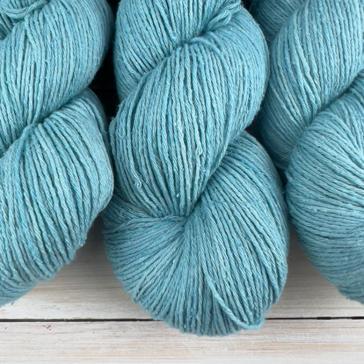 Harmonie : fil à tricoter d'été 100% bourrette de soie coloris menthe glaciale