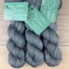 Fil de laine mérinos et soie coloris bleu gris