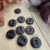 Boutons pour tricot Impression Branches violet foncé argent